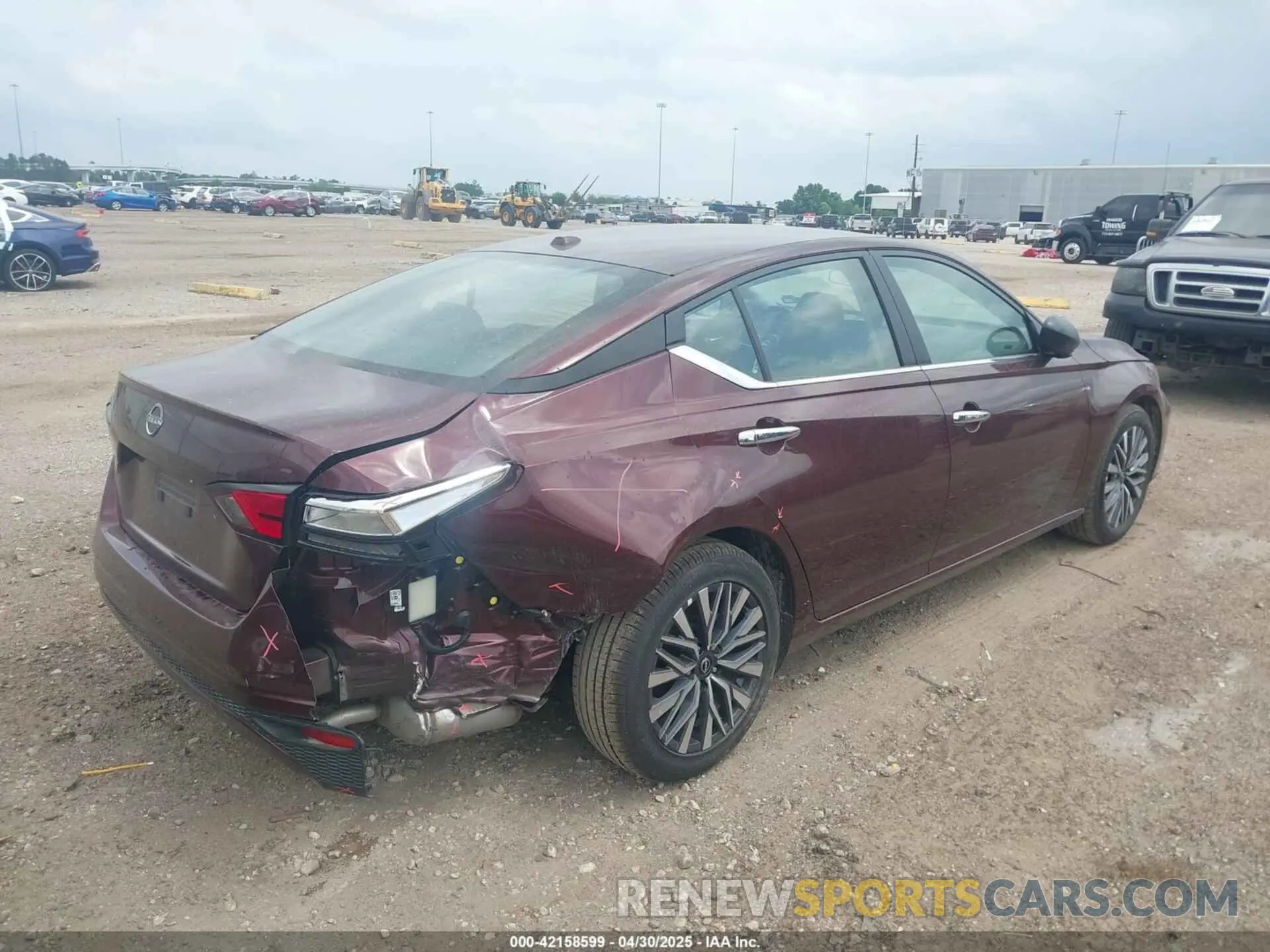 4 Photograph of a damaged car 1N4BL4DV0SN358319 NISSAN ALTIMA 2025