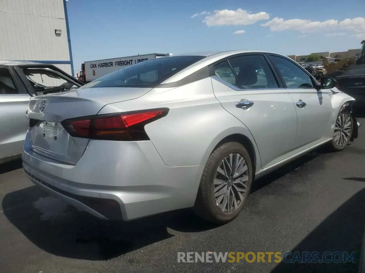 3 Photograph of a damaged car 1N4BL4DV0SN366162 NISSAN ALTIMA 2025