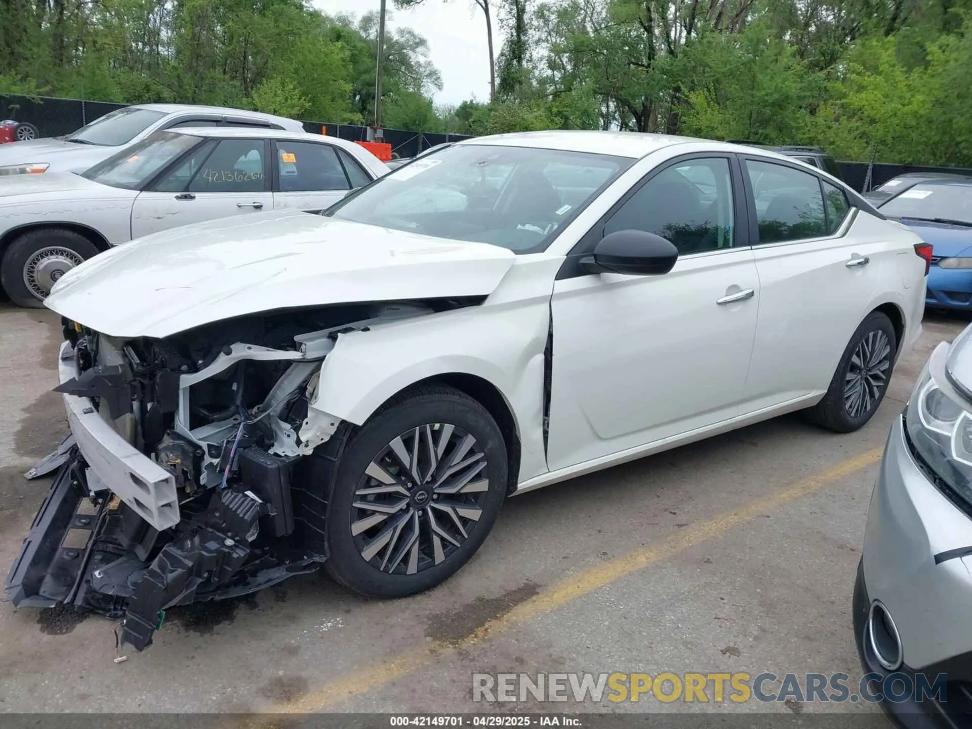 15 Photograph of a damaged car 1N4BL4DV0SN375282 NISSAN ALTIMA 2025