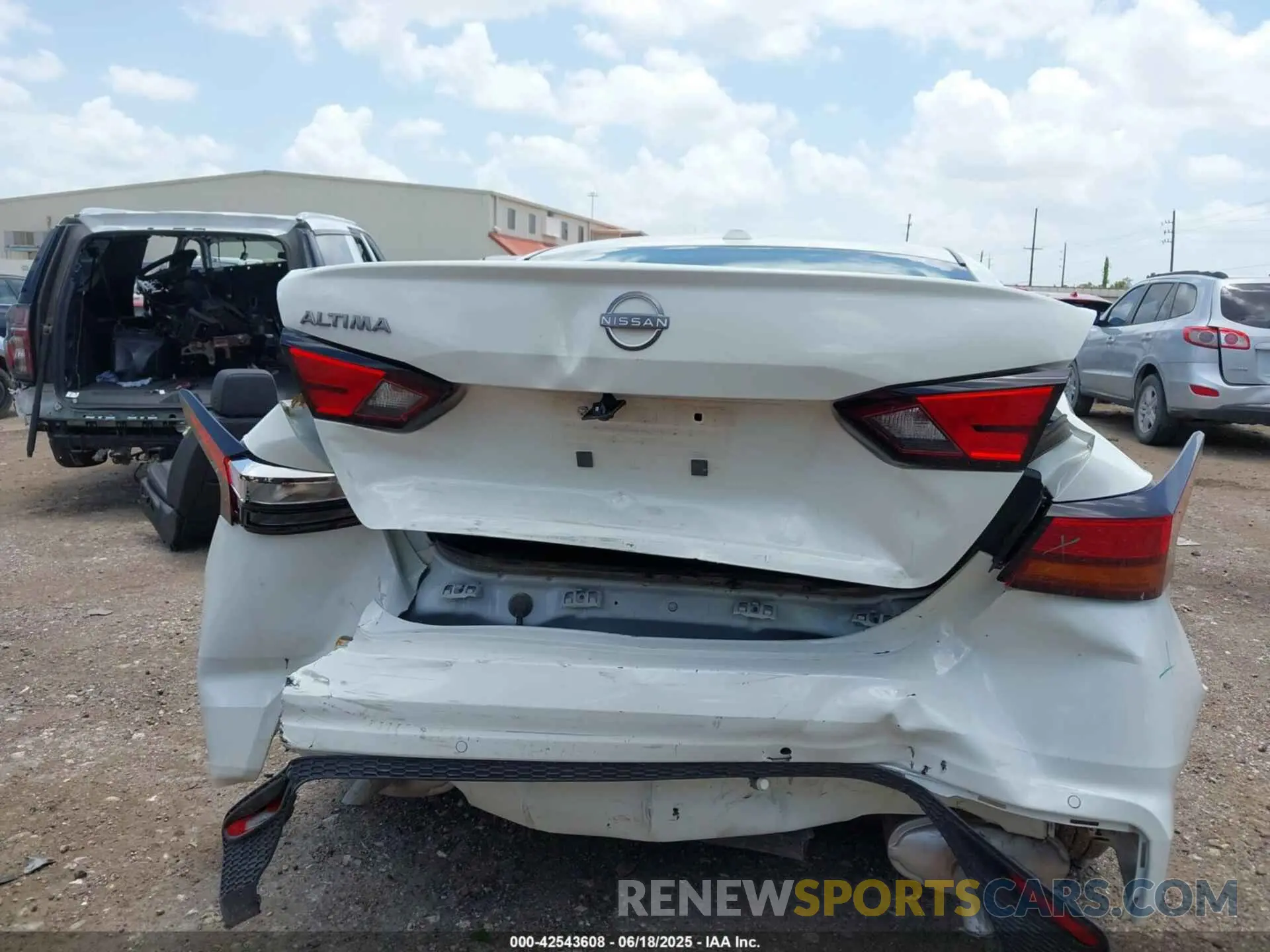 16 Photograph of a damaged car 1N4BL4DV0SN375640 NISSAN ALTIMA 2025