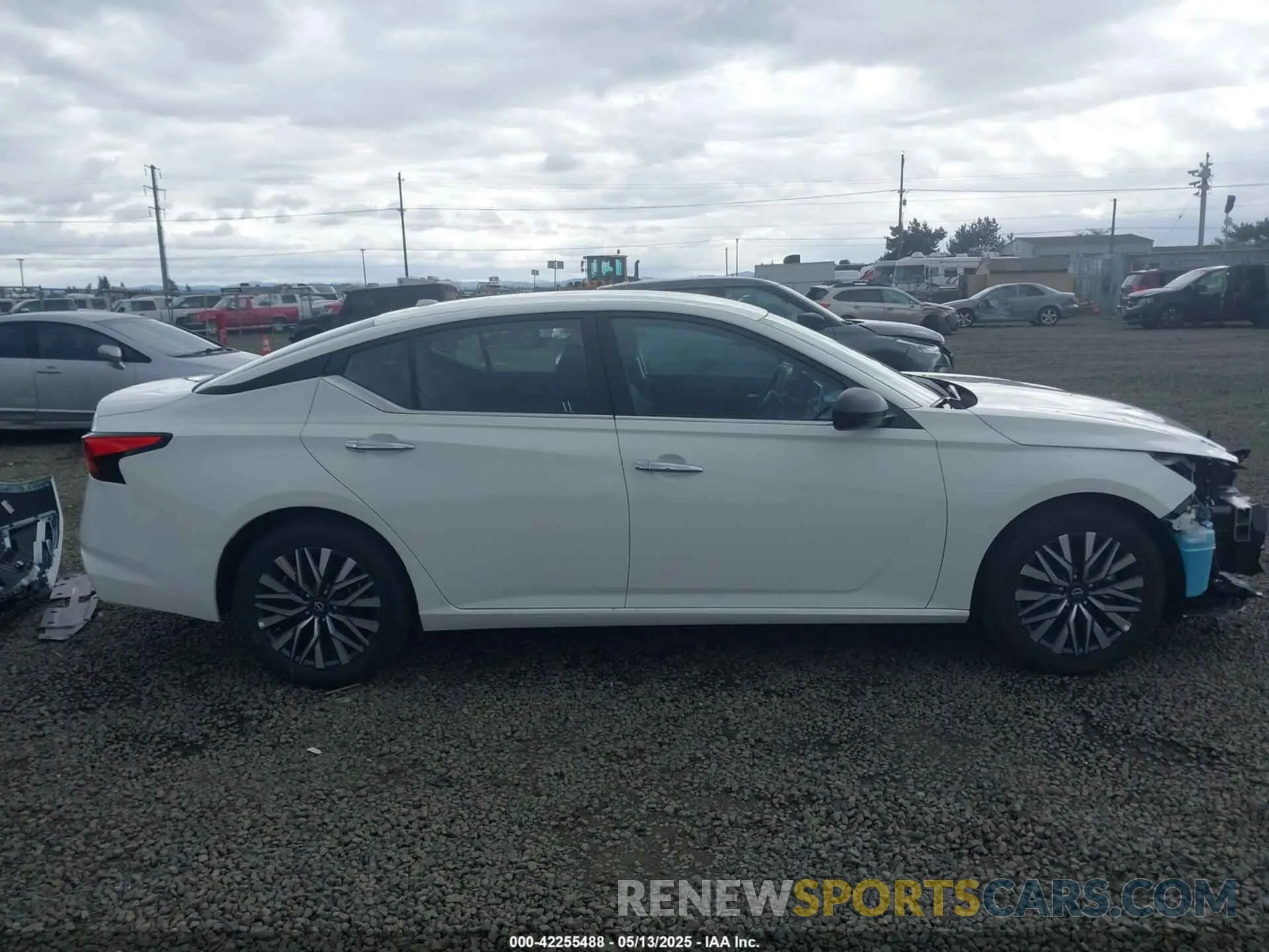14 Photograph of a damaged car 1N4BL4DV0SN380725 NISSAN ALTIMA 2025