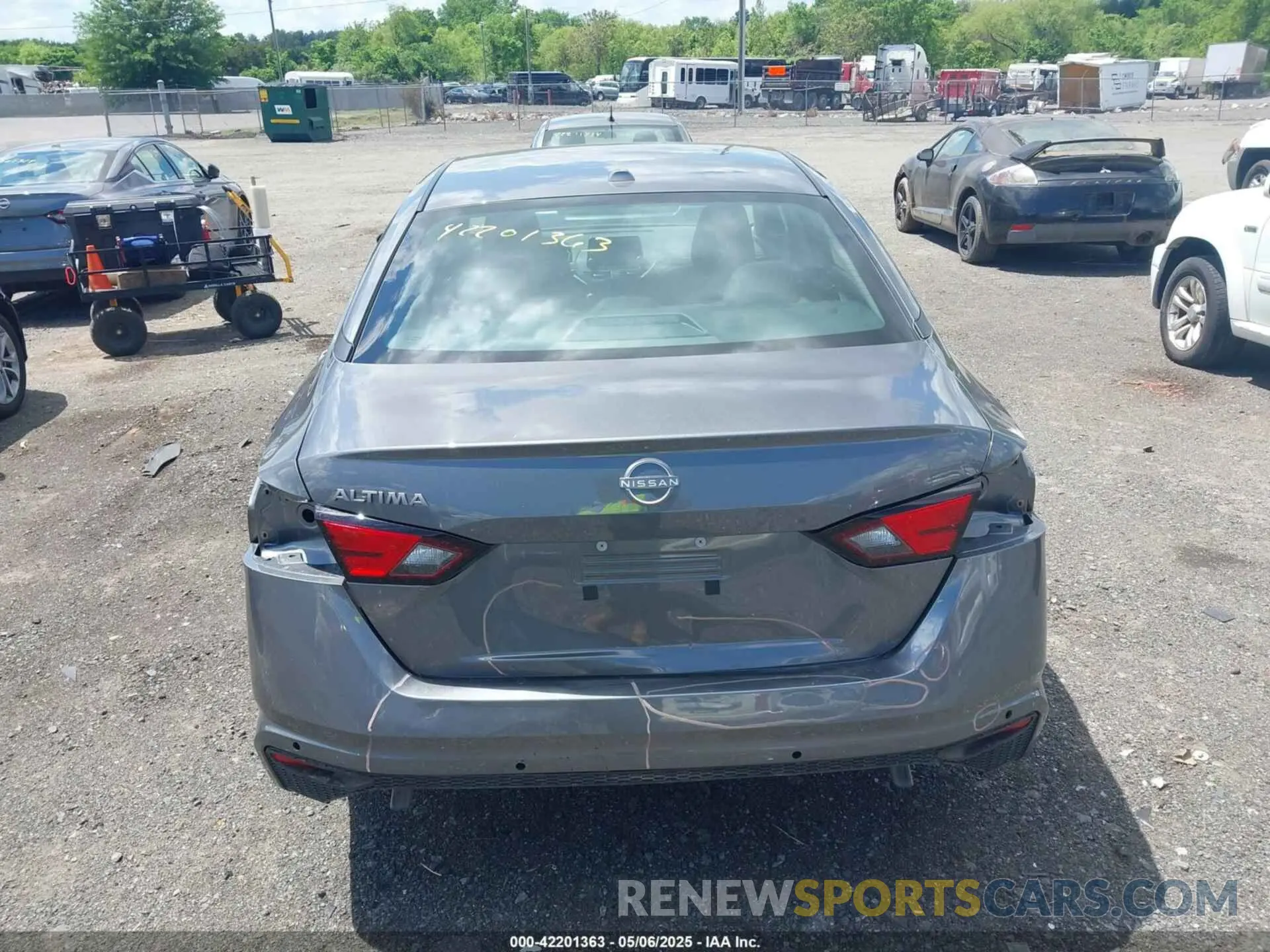 16 Photograph of a damaged car 1N4BL4DV0SN381826 NISSAN ALTIMA 2025