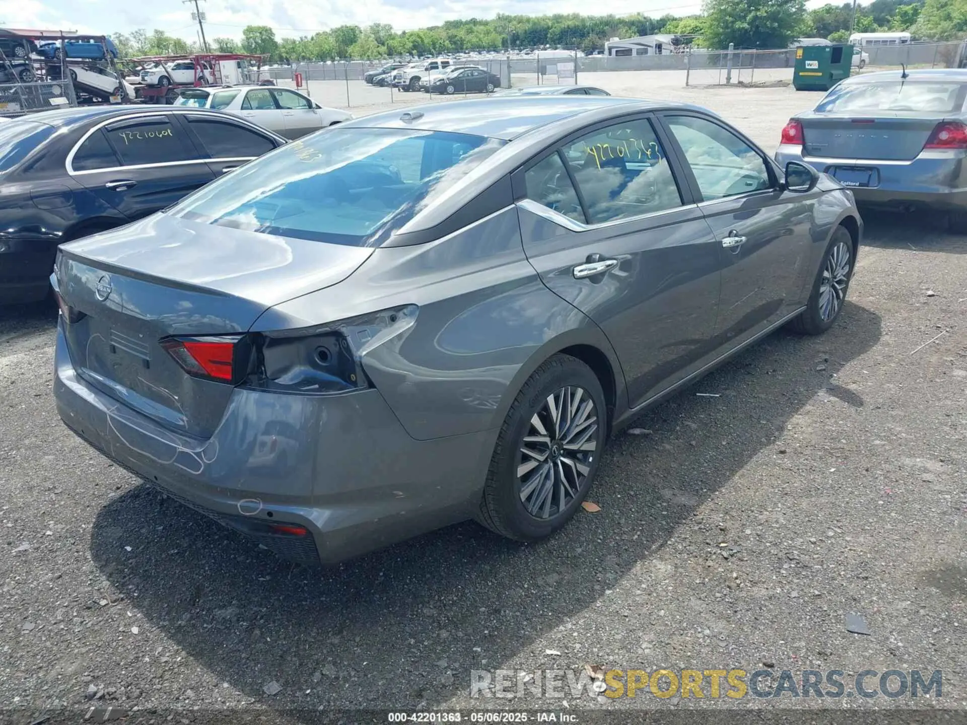 4 Photograph of a damaged car 1N4BL4DV0SN381826 NISSAN ALTIMA 2025