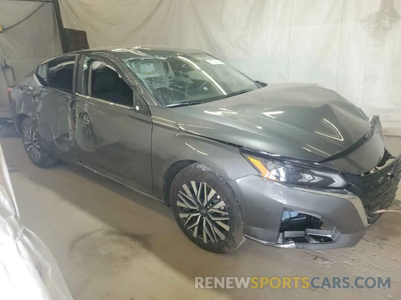 4 Photograph of a damaged car 1N4BL4DV0SN381986 NISSAN ALTIMA 2025