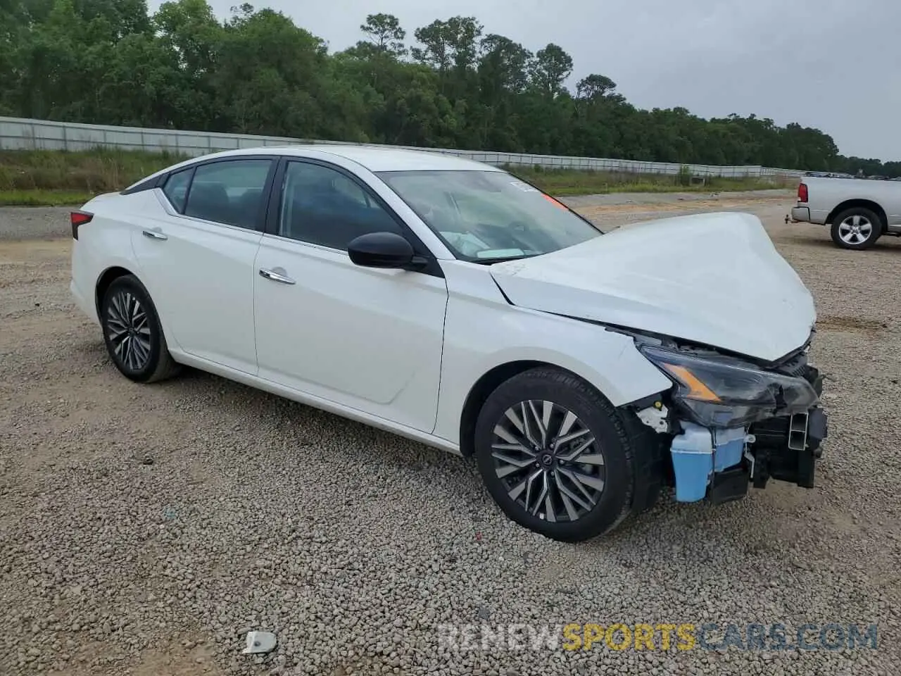 4 Photograph of a damaged car 1N4BL4DV1SN300042 NISSAN ALTIMA 2025