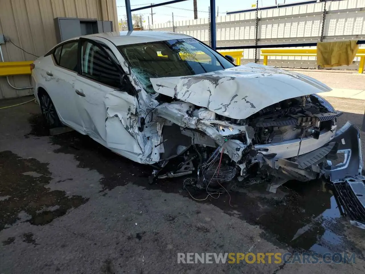 4 Photograph of a damaged car 1N4BL4DV1SN318024 NISSAN ALTIMA 2025