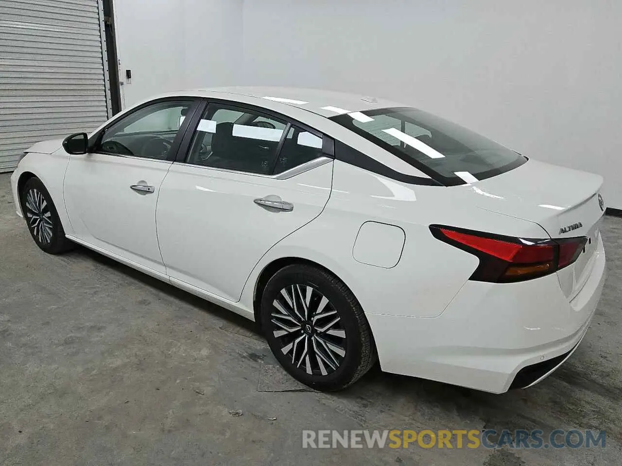 2 Photograph of a damaged car 1N4BL4DV1SN324311 NISSAN ALTIMA 2025