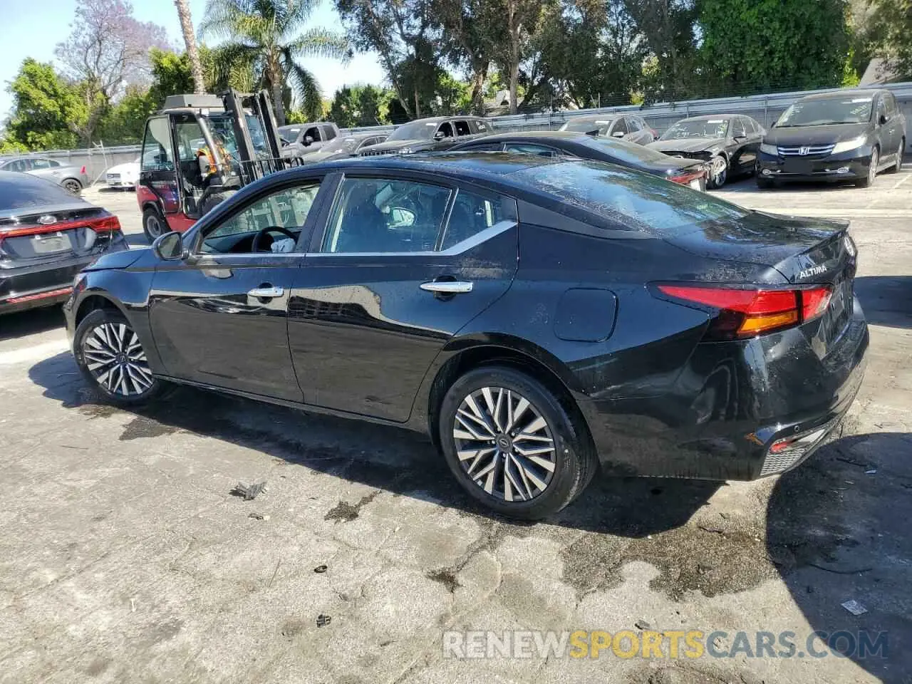2 Photograph of a damaged car 1N4BL4DV1SN328228 NISSAN ALTIMA 2025