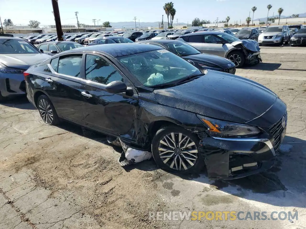 4 Photograph of a damaged car 1N4BL4DV1SN328228 NISSAN ALTIMA 2025