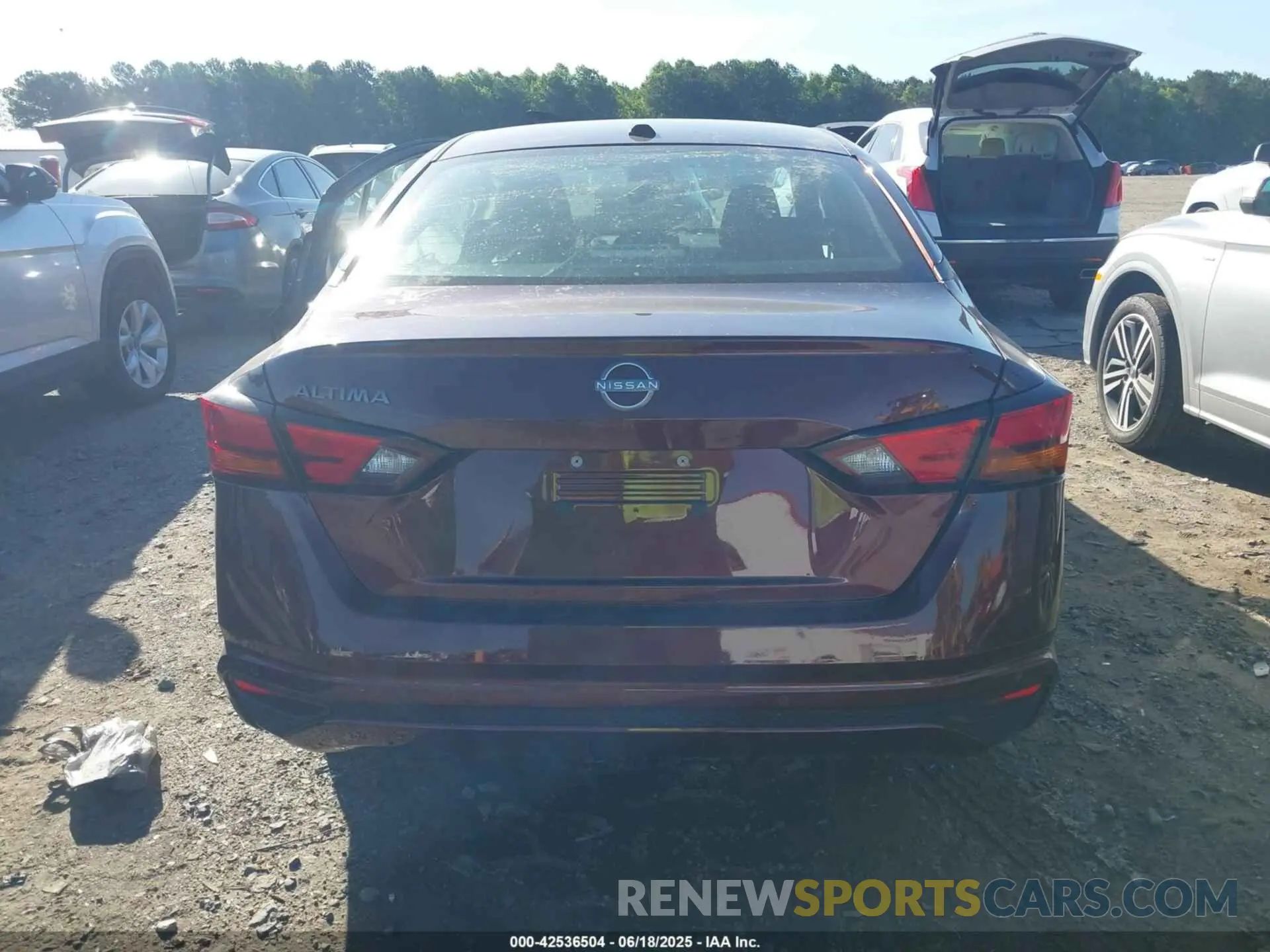 16 Photograph of a damaged car 1N4BL4DV1SN333428 NISSAN ALTIMA 2025