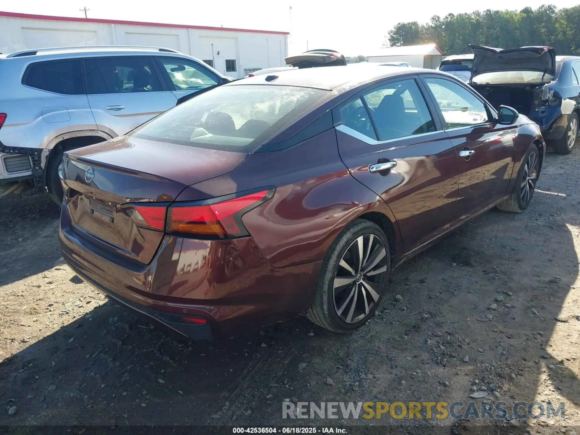 4 Photograph of a damaged car 1N4BL4DV1SN333428 NISSAN ALTIMA 2025