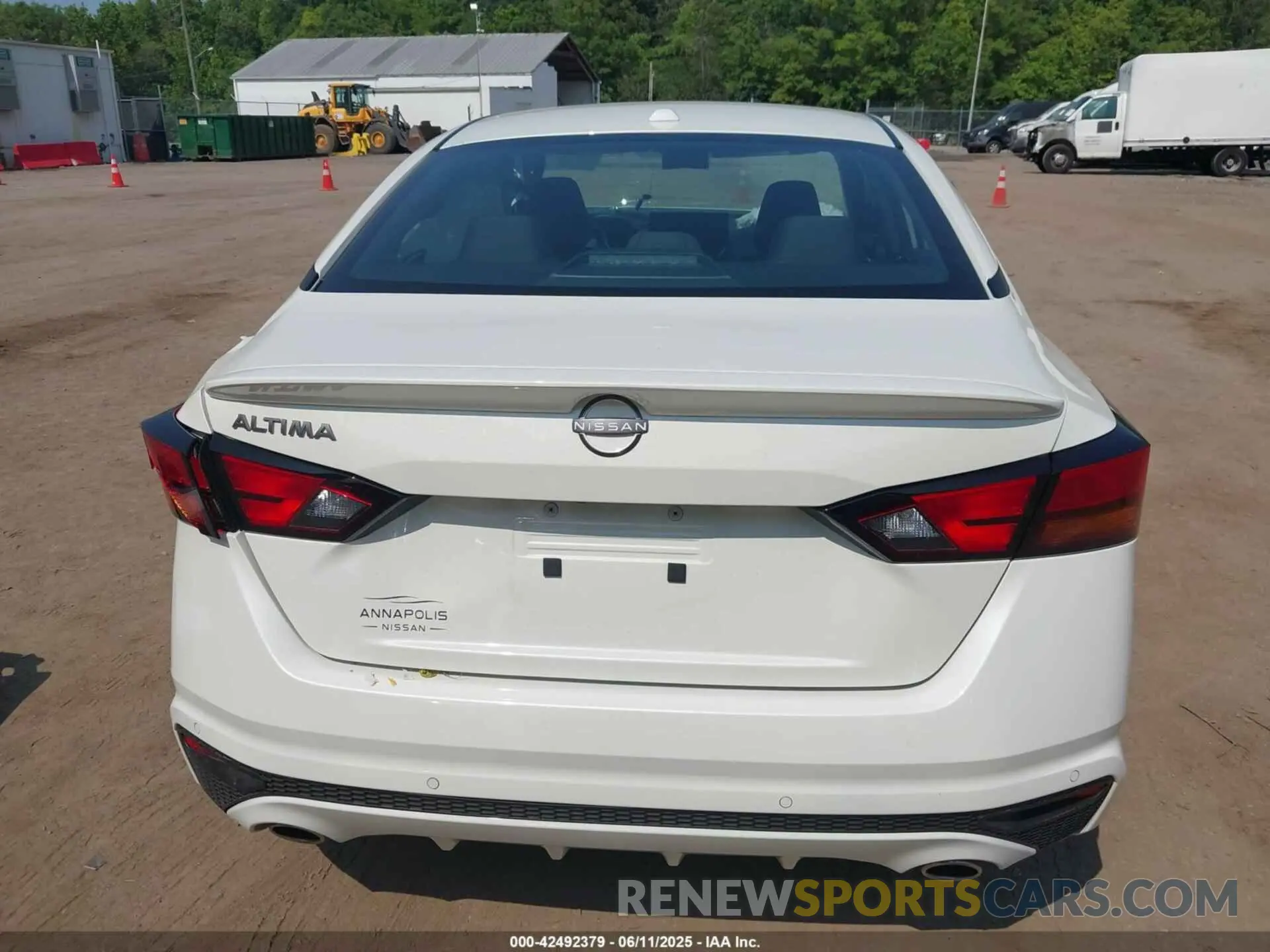 16 Photograph of a damaged car 1N4BL4DV1SN343702 NISSAN ALTIMA 2025