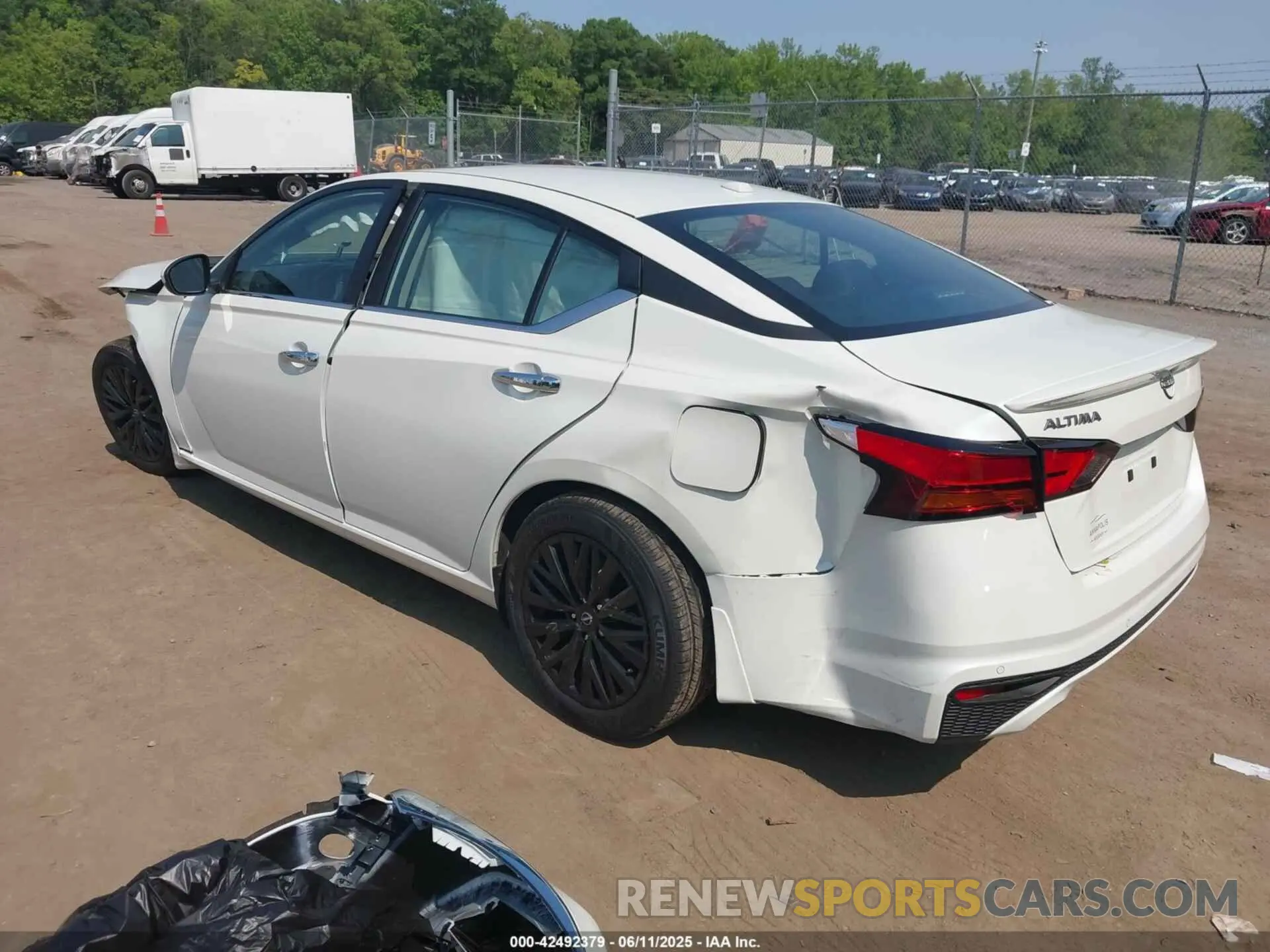 3 Photograph of a damaged car 1N4BL4DV1SN343702 NISSAN ALTIMA 2025