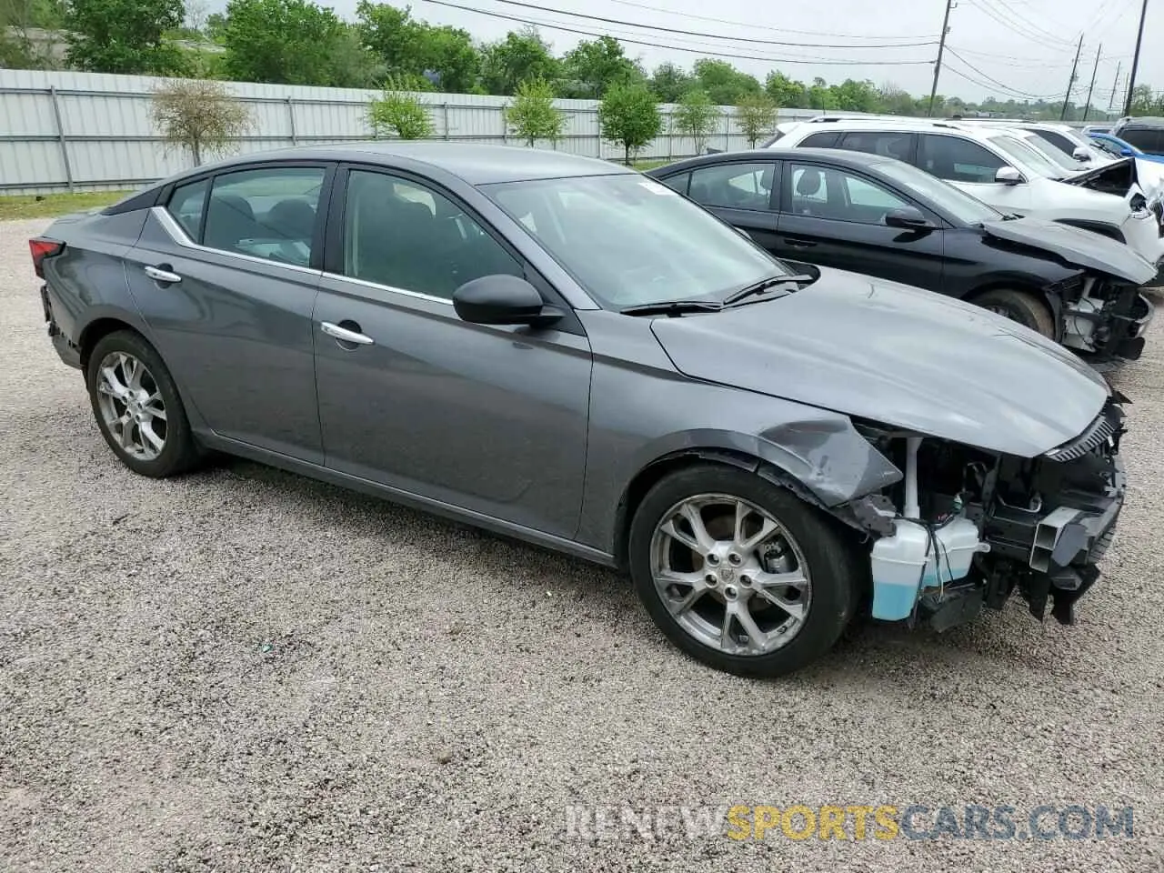 4 Photograph of a damaged car 1N4BL4DV1SN348379 NISSAN ALTIMA 2025