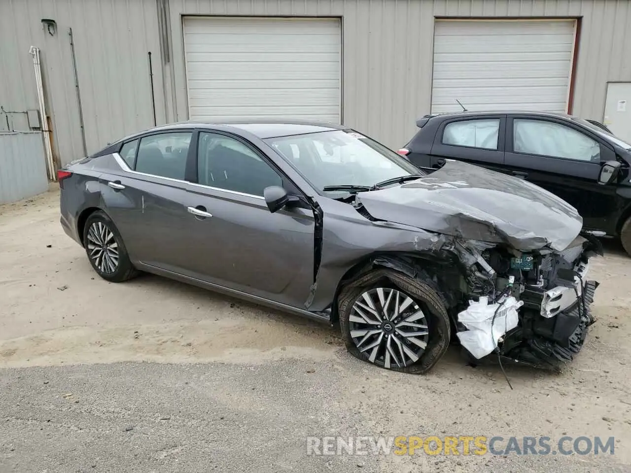 4 Photograph of a damaged car 1N4BL4DV1SN362329 NISSAN ALTIMA 2025