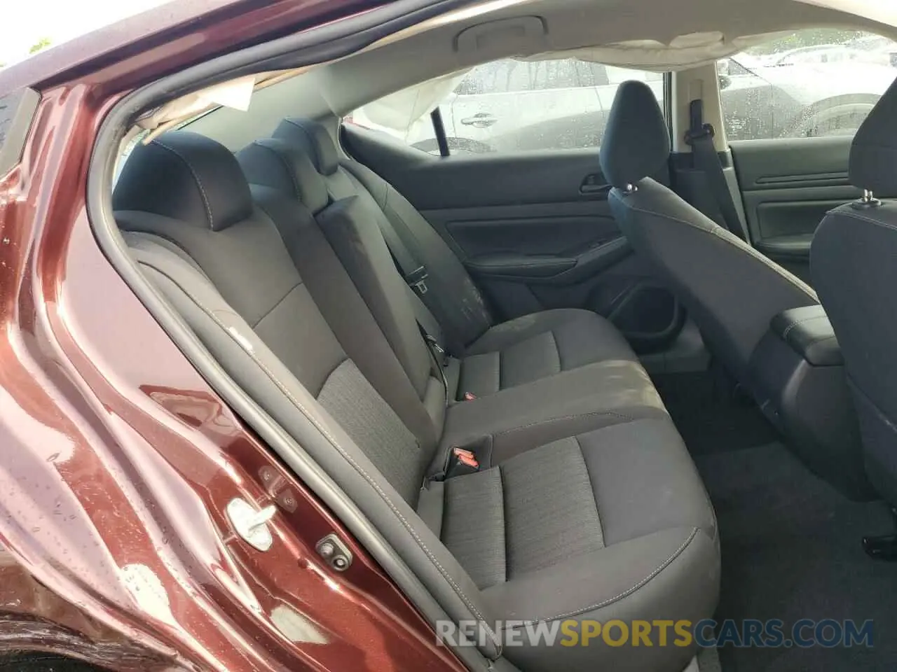 10 Photograph of a damaged car 1N4BL4DV1SN364713 NISSAN ALTIMA 2025