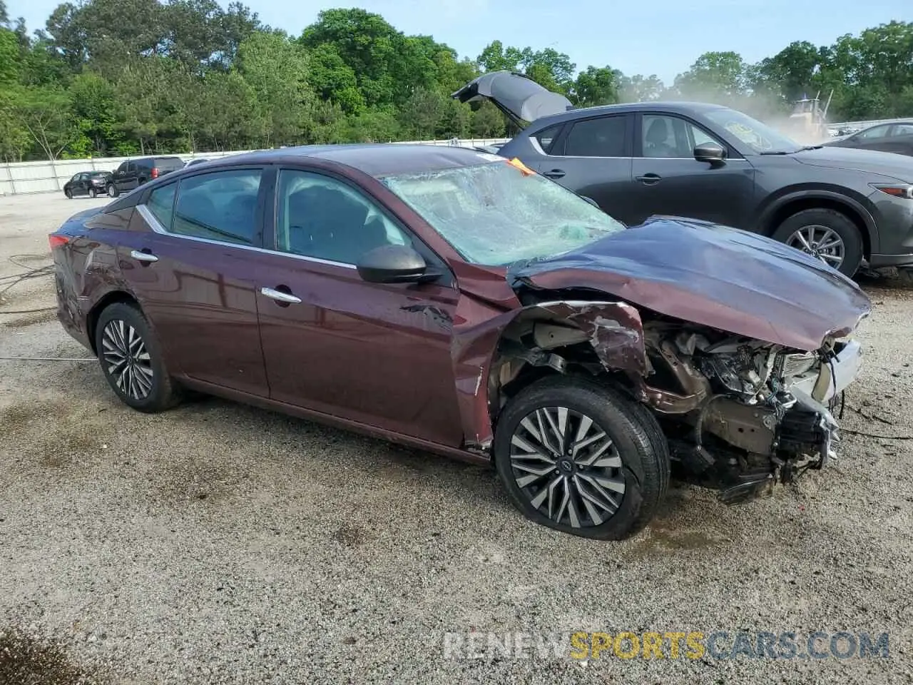 4 Photograph of a damaged car 1N4BL4DV1SN364713 NISSAN ALTIMA 2025