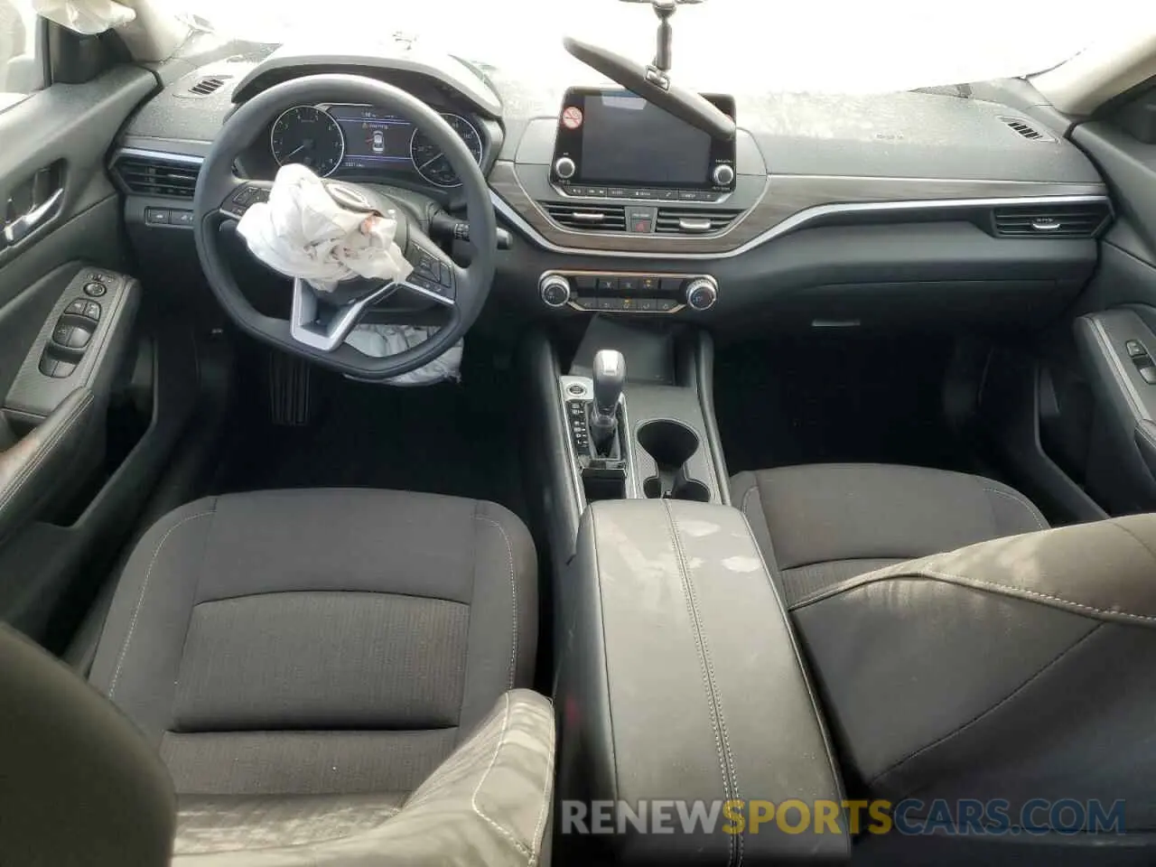 8 Photograph of a damaged car 1N4BL4DV1SN364713 NISSAN ALTIMA 2025