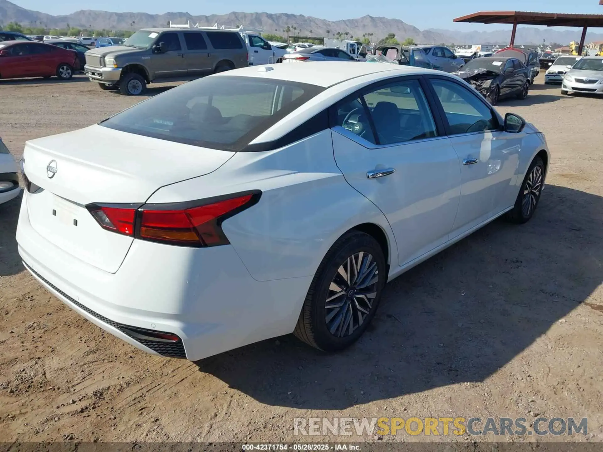 4 Photograph of a damaged car 1N4BL4DV1SN373220 NISSAN ALTIMA 2025