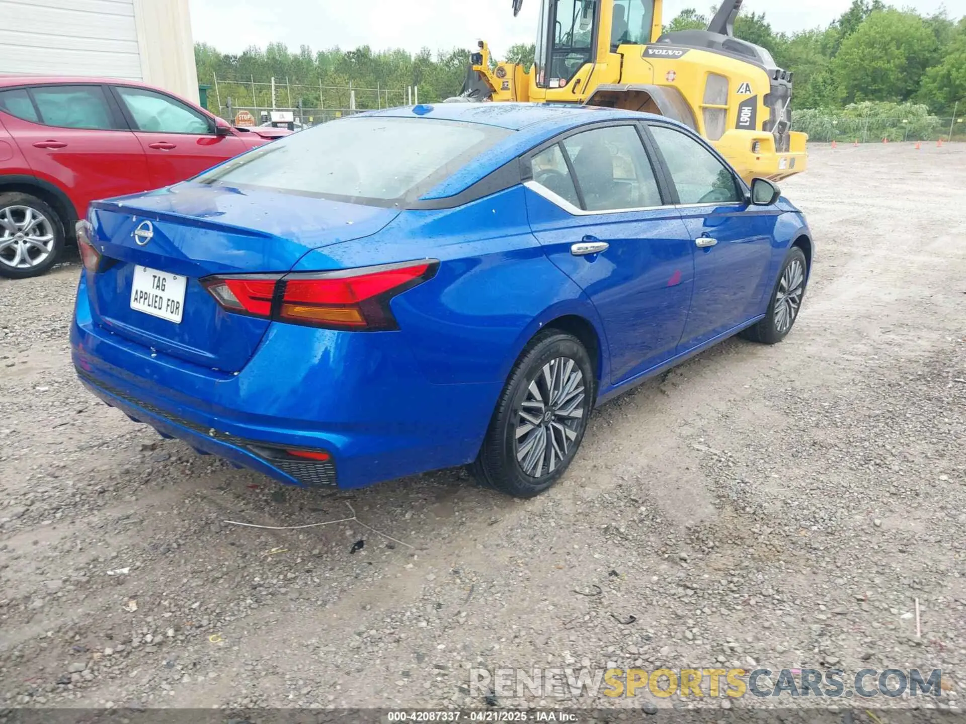 4 Photograph of a damaged car 1N4BL4DV1SN376554 NISSAN ALTIMA 2025