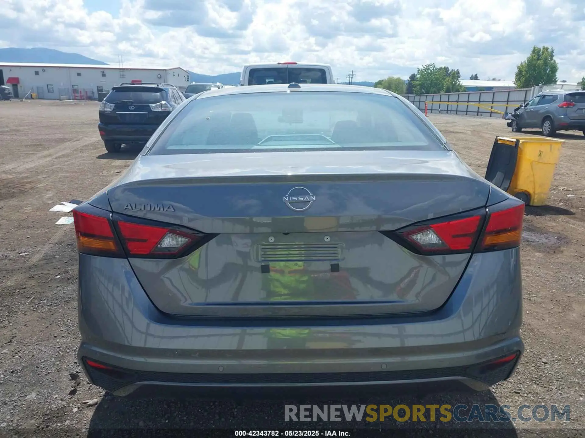 17 Photograph of a damaged car 1N4BL4DV1SN381639 NISSAN ALTIMA 2025