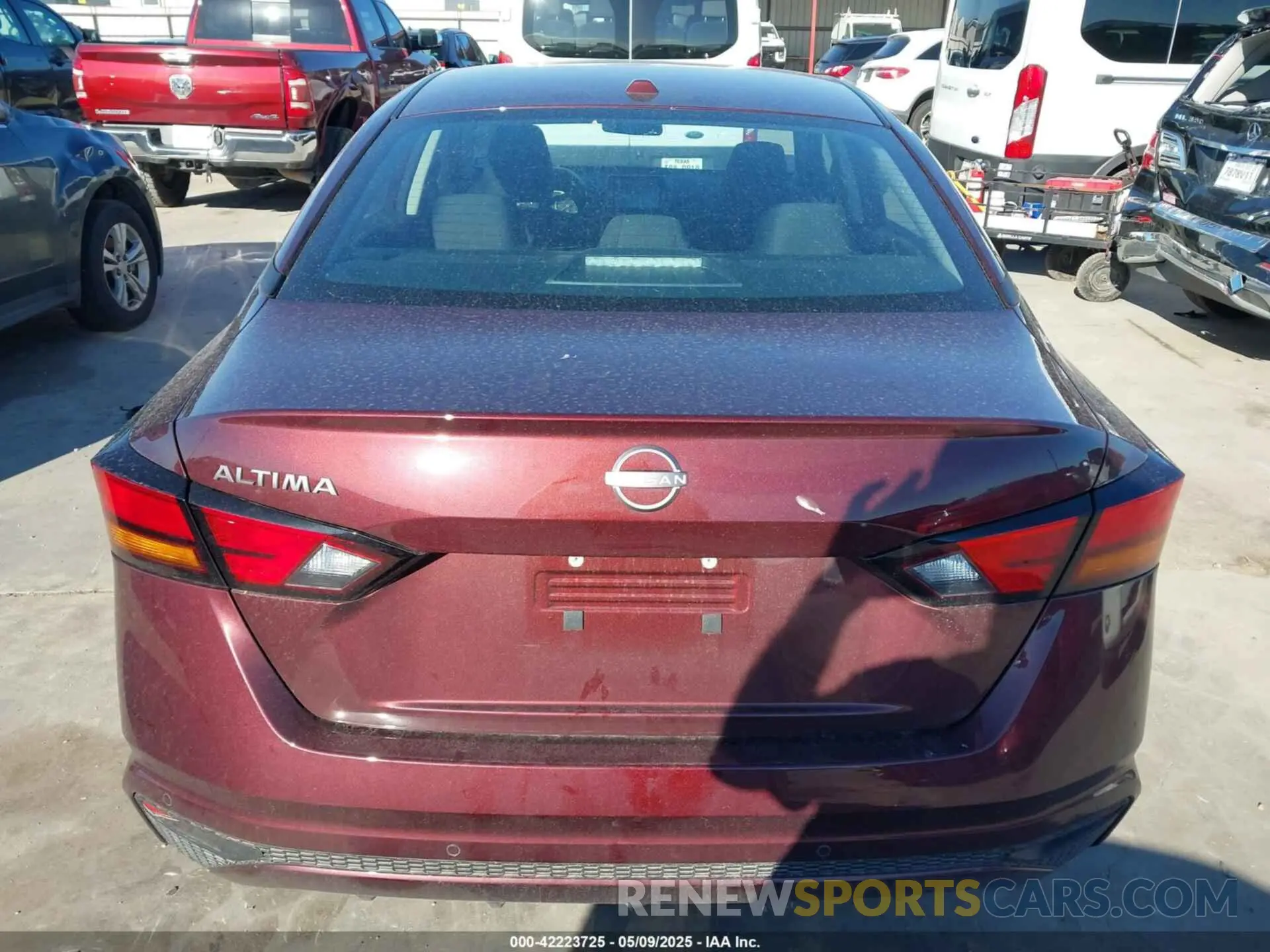 16 Photograph of a damaged car 1N4BL4DV1SN390275 NISSAN ALTIMA 2025