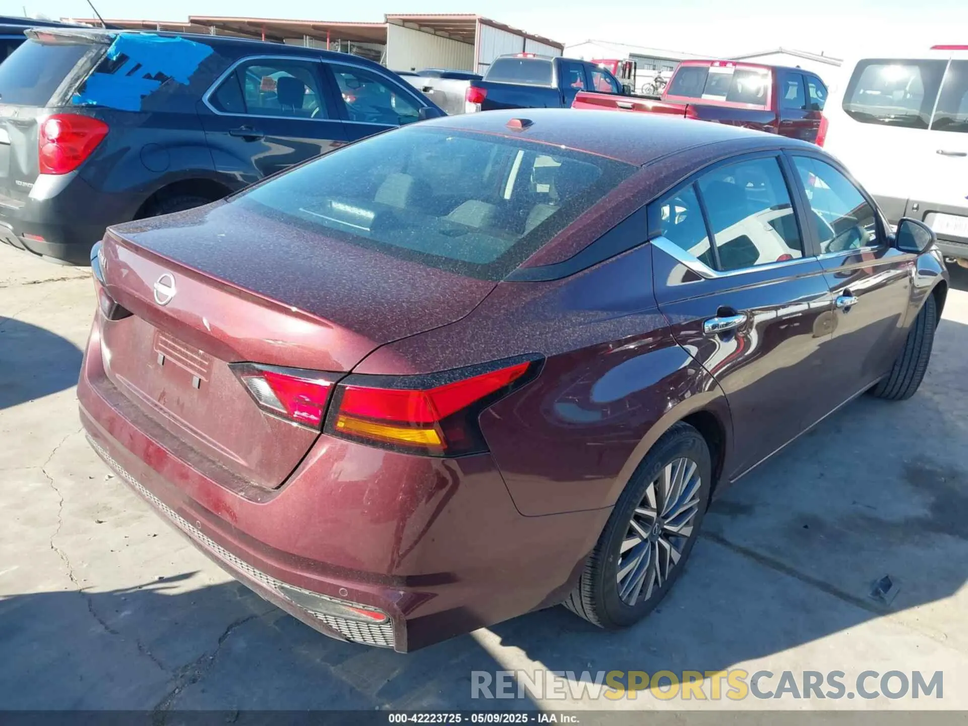 4 Photograph of a damaged car 1N4BL4DV1SN390275 NISSAN ALTIMA 2025