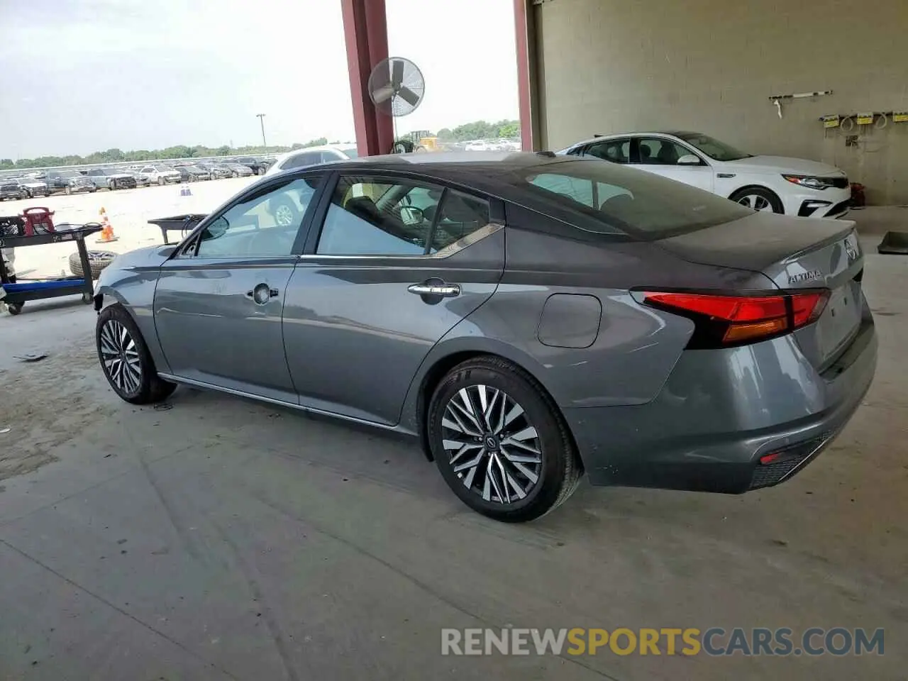 2 Photograph of a damaged car 1N4BL4DV2SN338704 NISSAN ALTIMA 2025