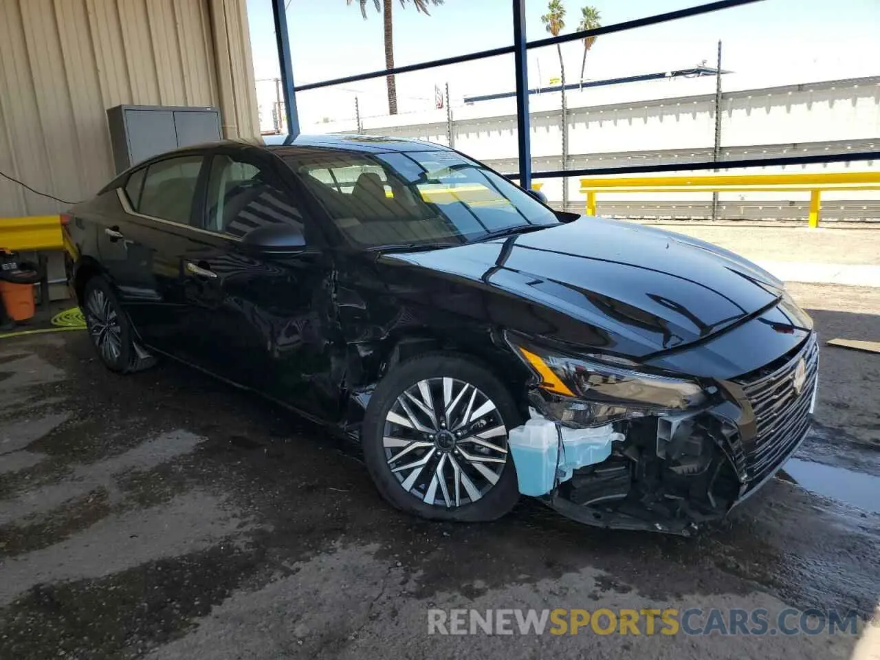 4 Photograph of a damaged car 1N4BL4DV2SN352134 NISSAN ALTIMA 2025