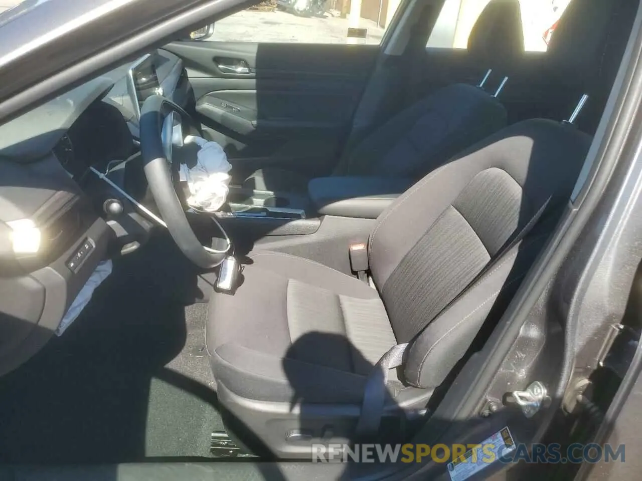 7 Photograph of a damaged car 1N4BL4DV2SN367782 NISSAN ALTIMA 2025