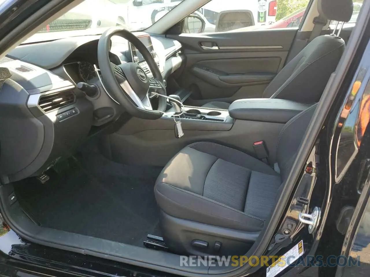 7 Photograph of a damaged car 1N4BL4DV2SN383500 NISSAN ALTIMA 2025