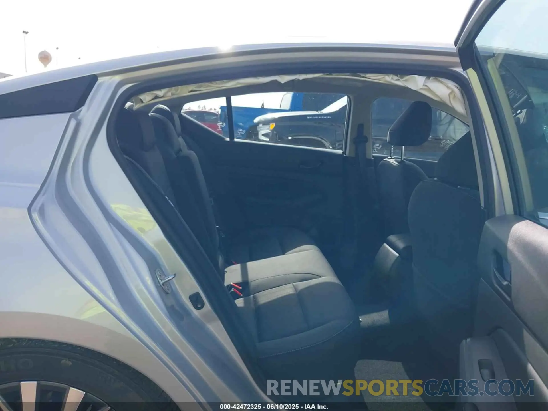 8 Photograph of a damaged car 1N4BL4DV2SN394660 NISSAN ALTIMA 2025