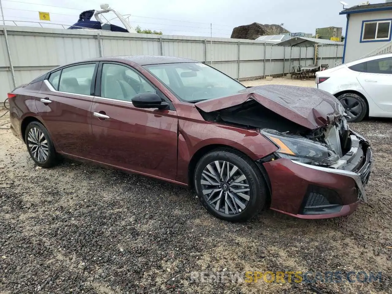 4 Photograph of a damaged car 1N4BL4DV3SN300656 NISSAN ALTIMA 2025
