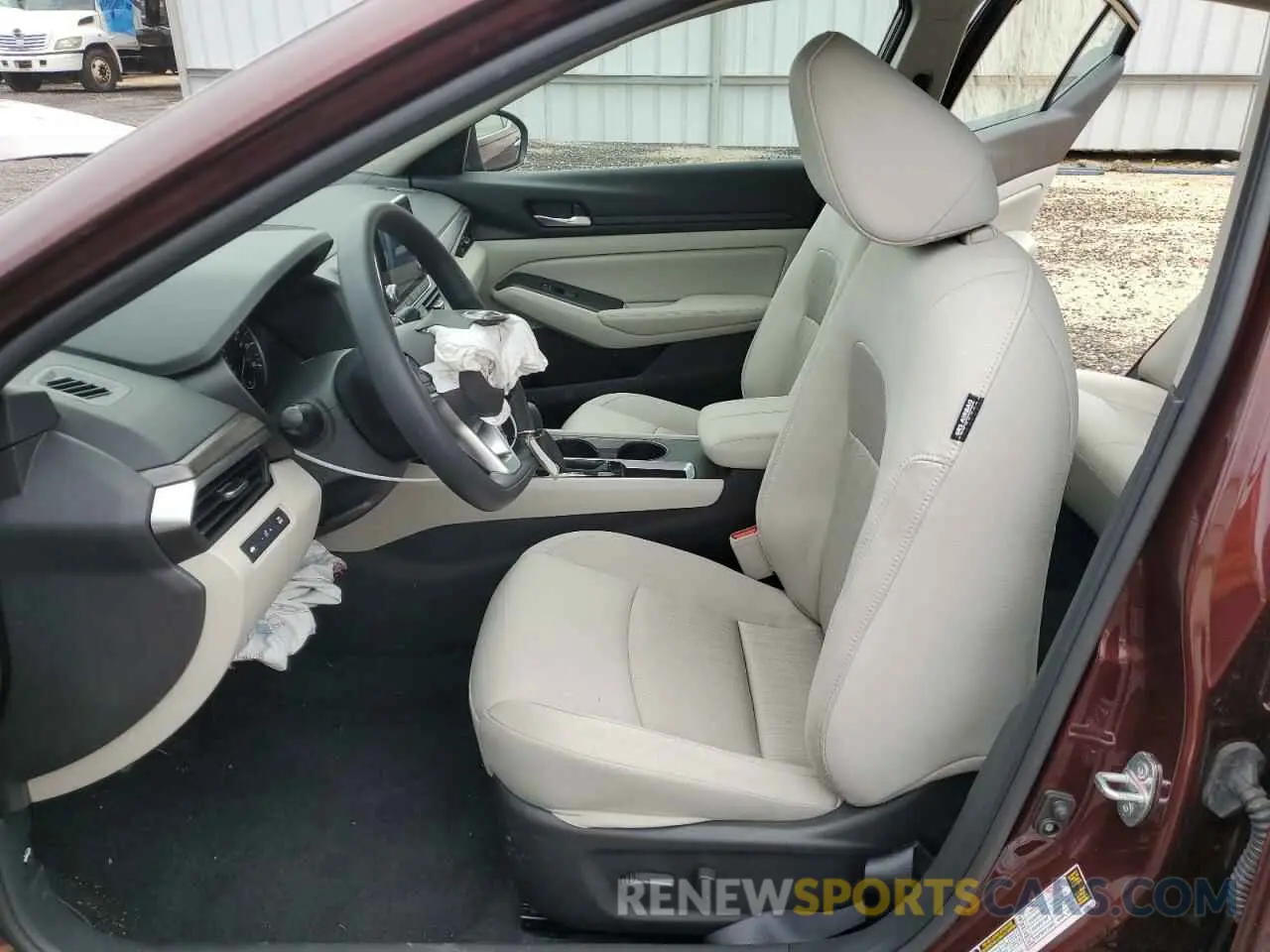 7 Photograph of a damaged car 1N4BL4DV3SN300656 NISSAN ALTIMA 2025
