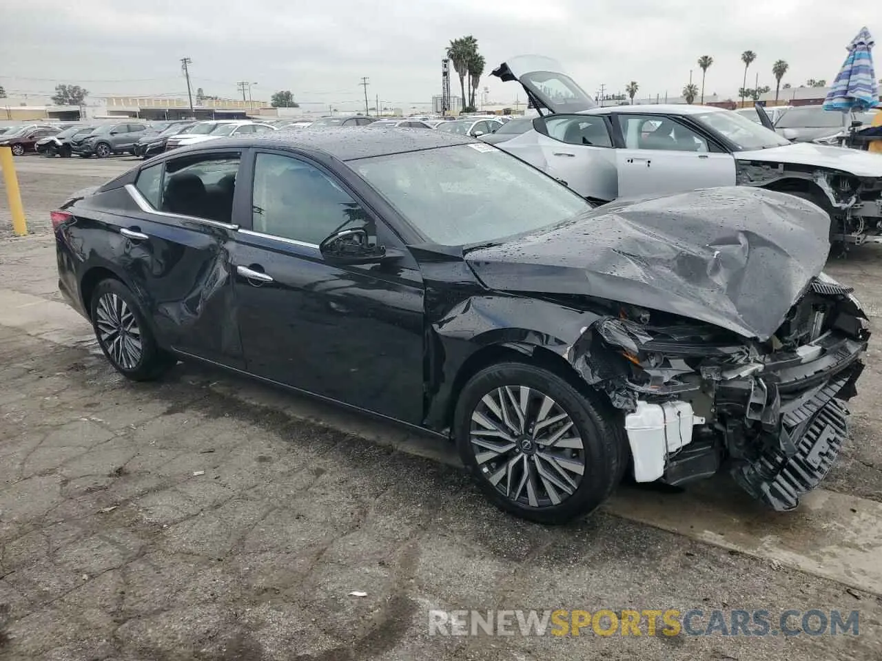 4 Photograph of a damaged car 1N4BL4DV3SN324178 NISSAN ALTIMA 2025