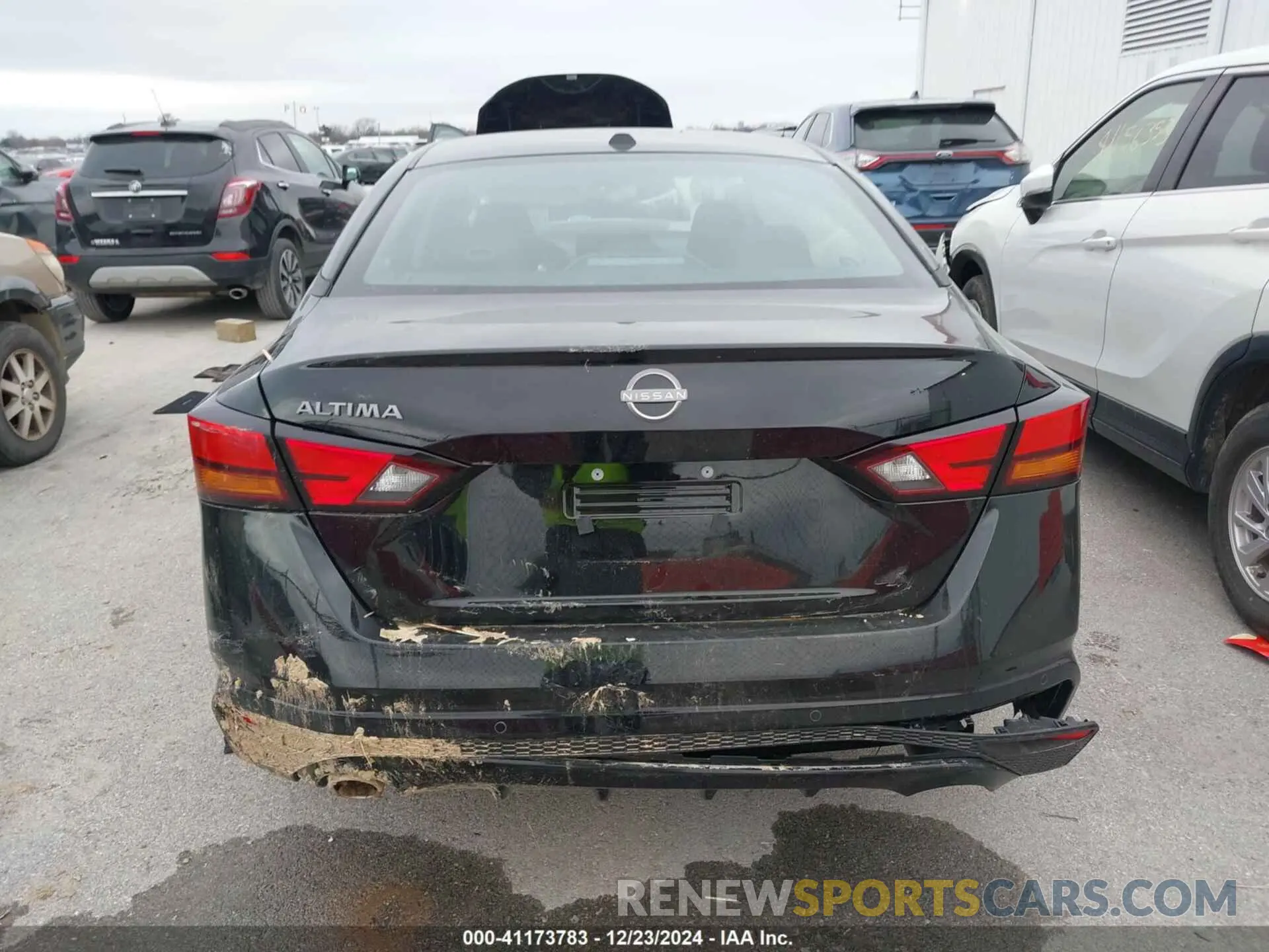 17 Photograph of a damaged car 1N4BL4DV3SN334001 NISSAN ALTIMA 2025