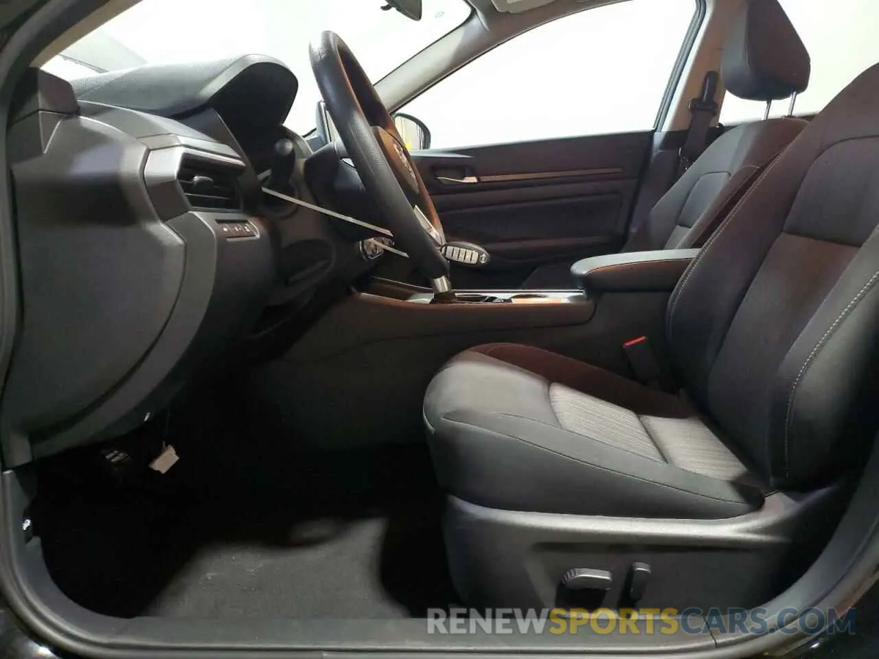 7 Photograph of a damaged car 1N4BL4DV3SN350120 NISSAN ALTIMA 2025