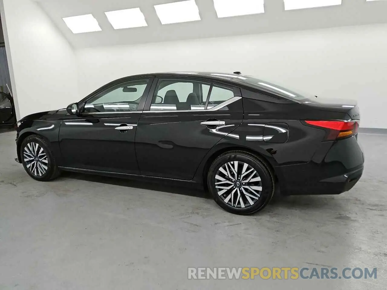 2 Photograph of a damaged car 1N4BL4DV3SN351686 NISSAN ALTIMA 2025