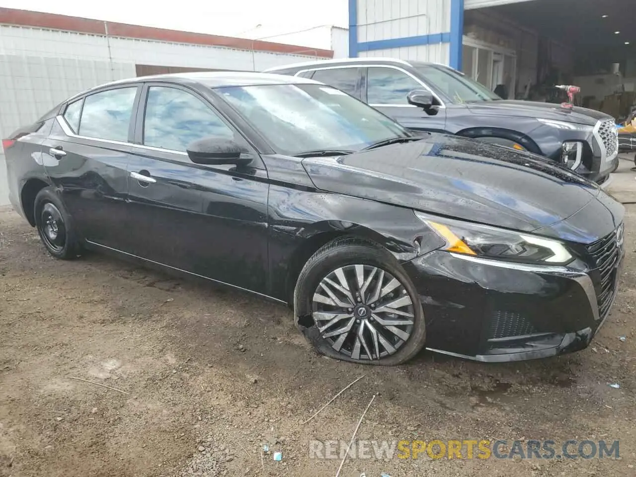 4 Photograph of a damaged car 1N4BL4DV3SN352286 NISSAN ALTIMA 2025