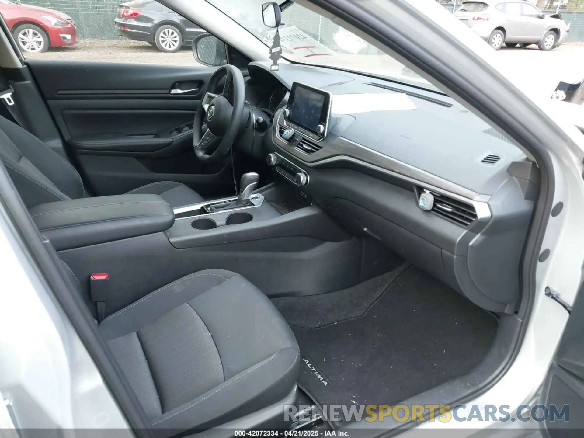 5 Photograph of a damaged car 1N4BL4DV3SN359125 NISSAN ALTIMA 2025