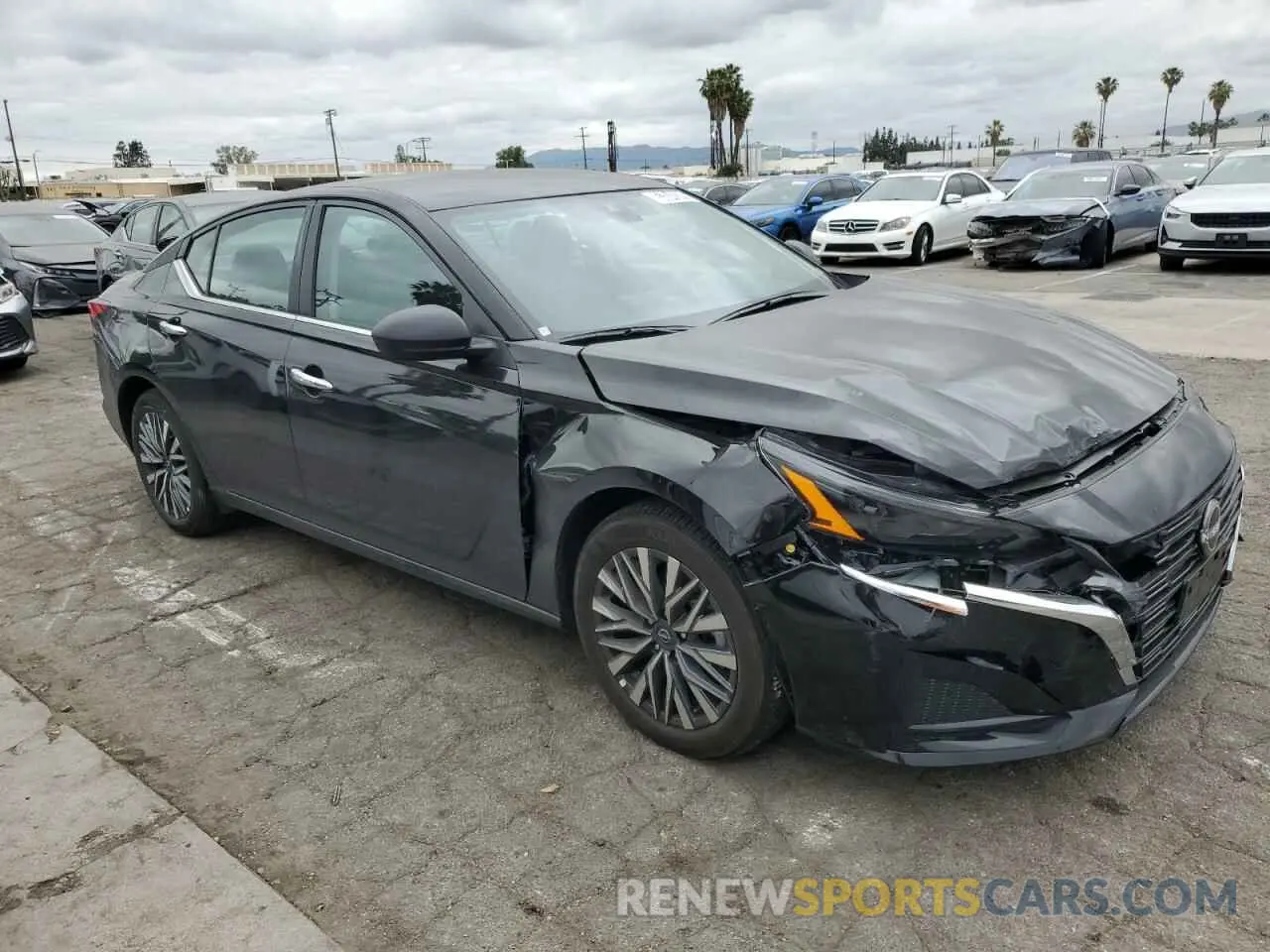 4 Photograph of a damaged car 1N4BL4DV3SN362090 NISSAN ALTIMA 2025