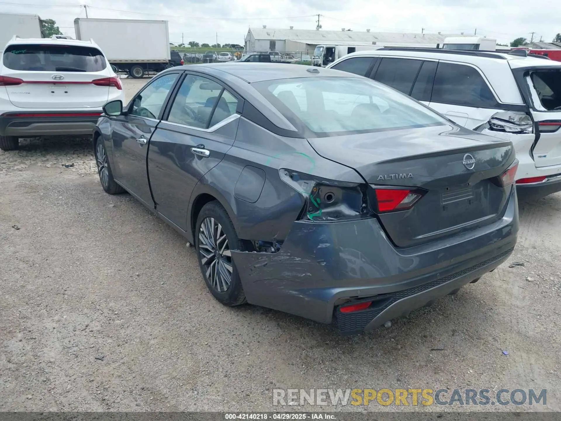 3 Photograph of a damaged car 1N4BL4DV3SN366995 NISSAN ALTIMA 2025