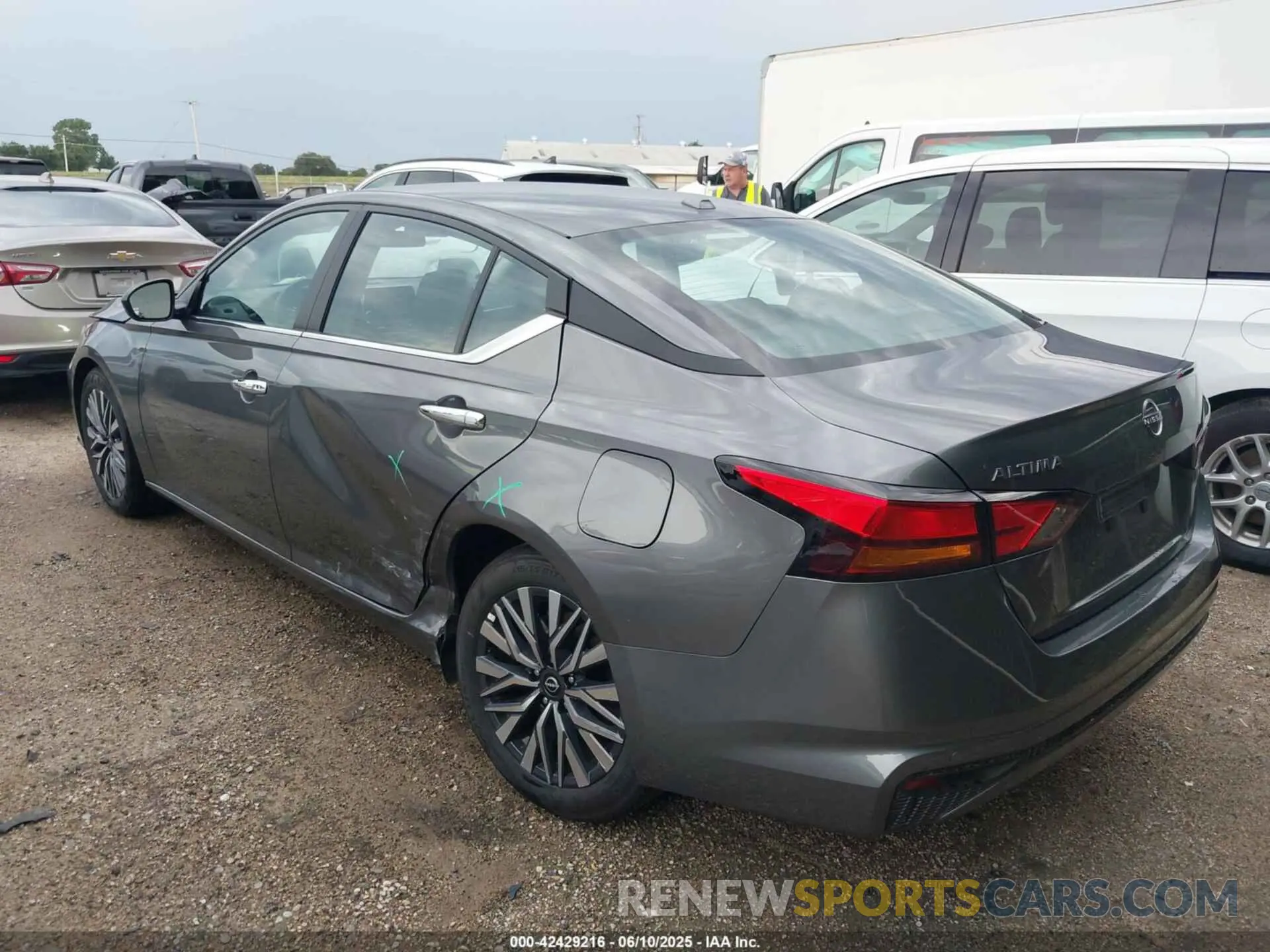 3 Photograph of a damaged car 1N4BL4DV3SN372568 NISSAN ALTIMA 2025