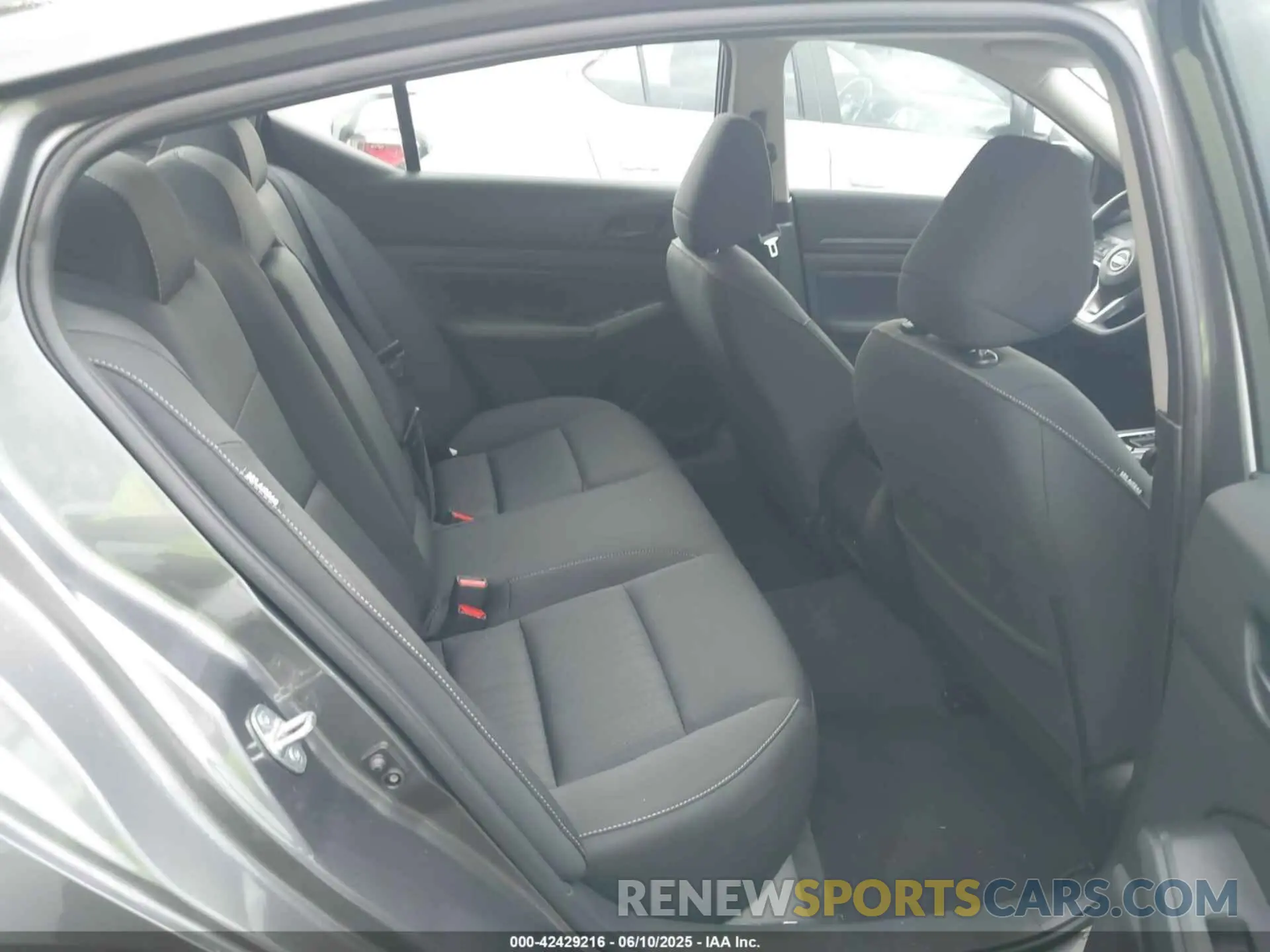 8 Photograph of a damaged car 1N4BL4DV3SN372568 NISSAN ALTIMA 2025