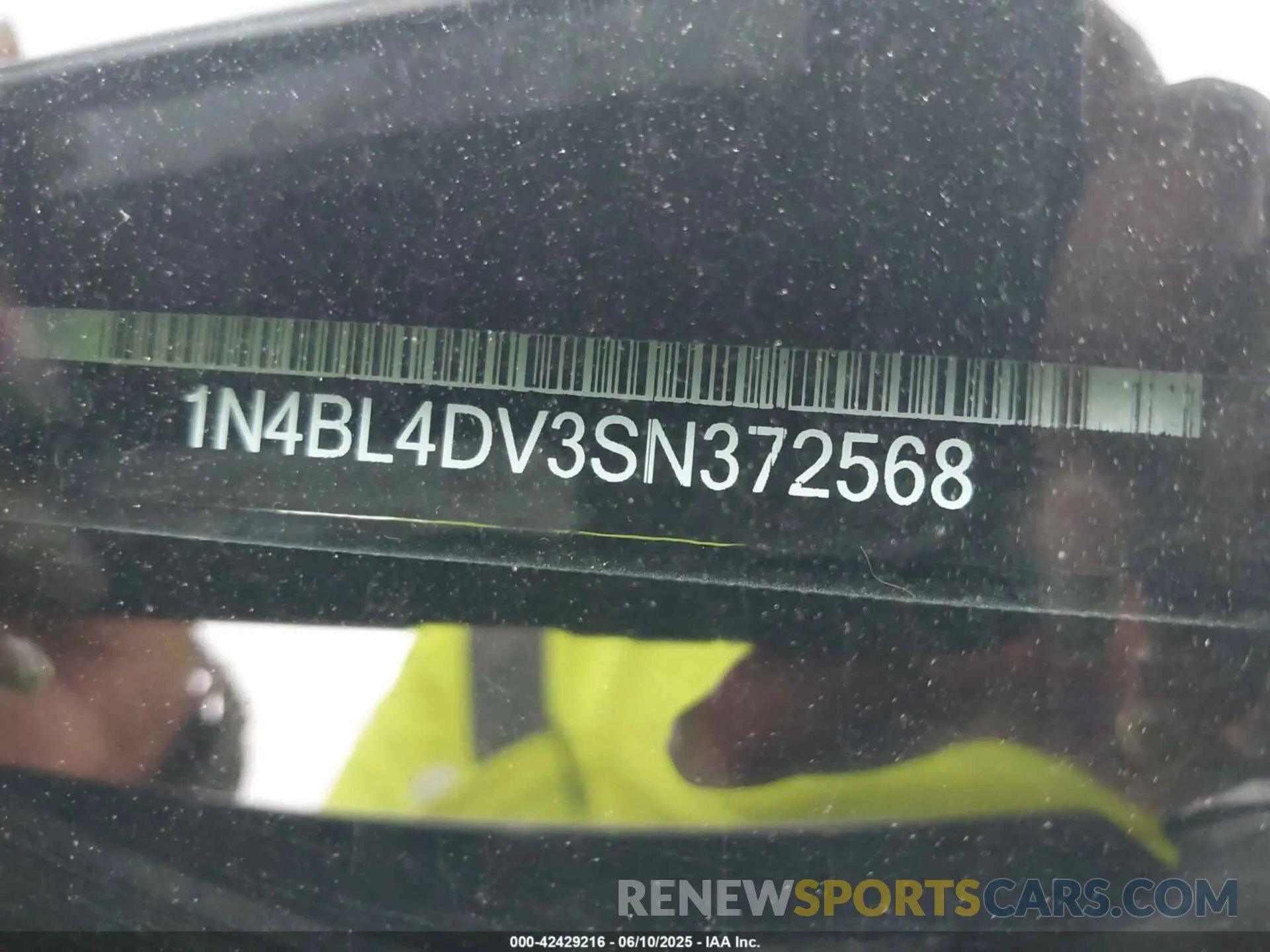9 Photograph of a damaged car 1N4BL4DV3SN372568 NISSAN ALTIMA 2025