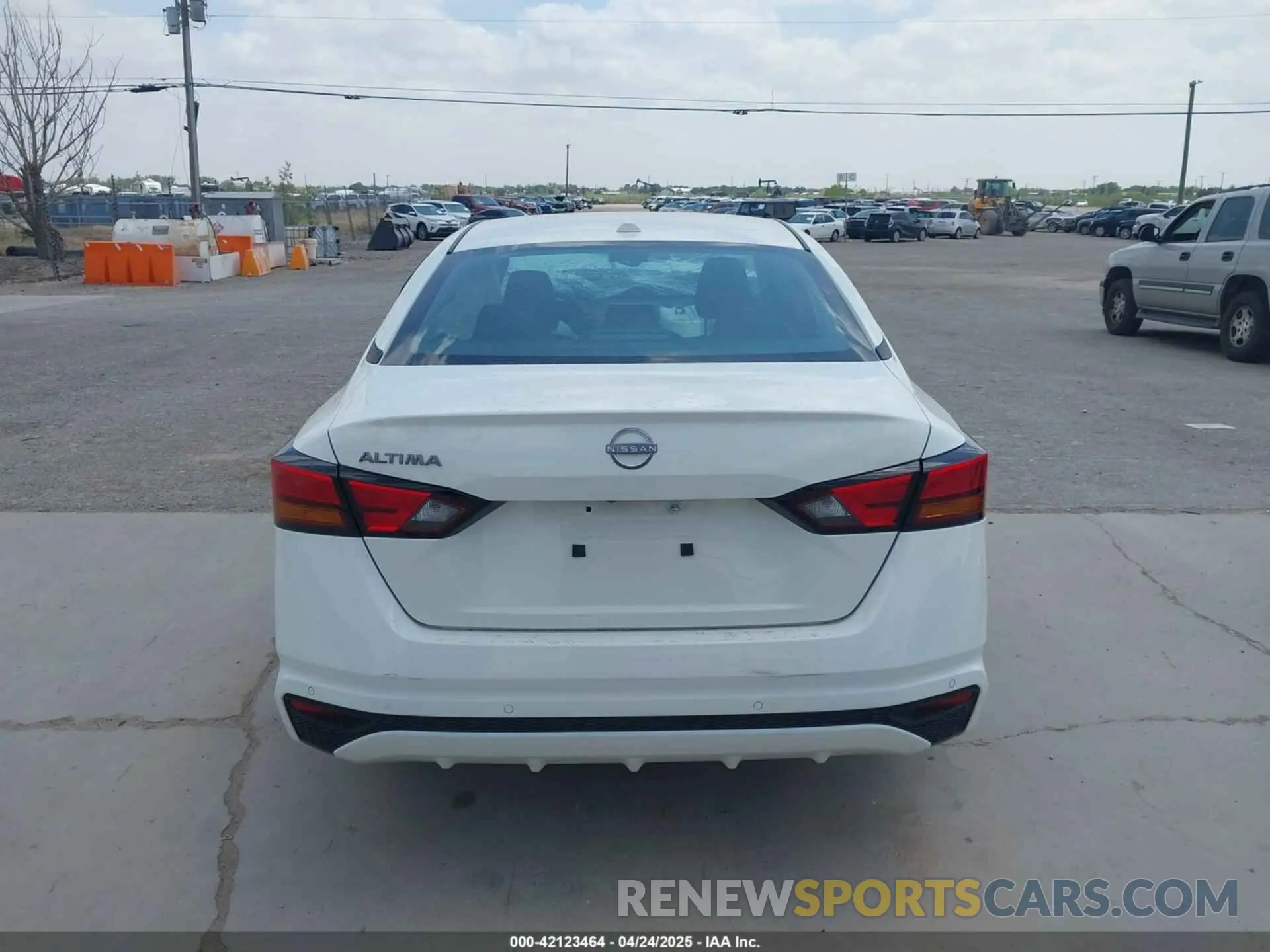 15 Photograph of a damaged car 1N4BL4DV3SN373851 NISSAN ALTIMA 2025