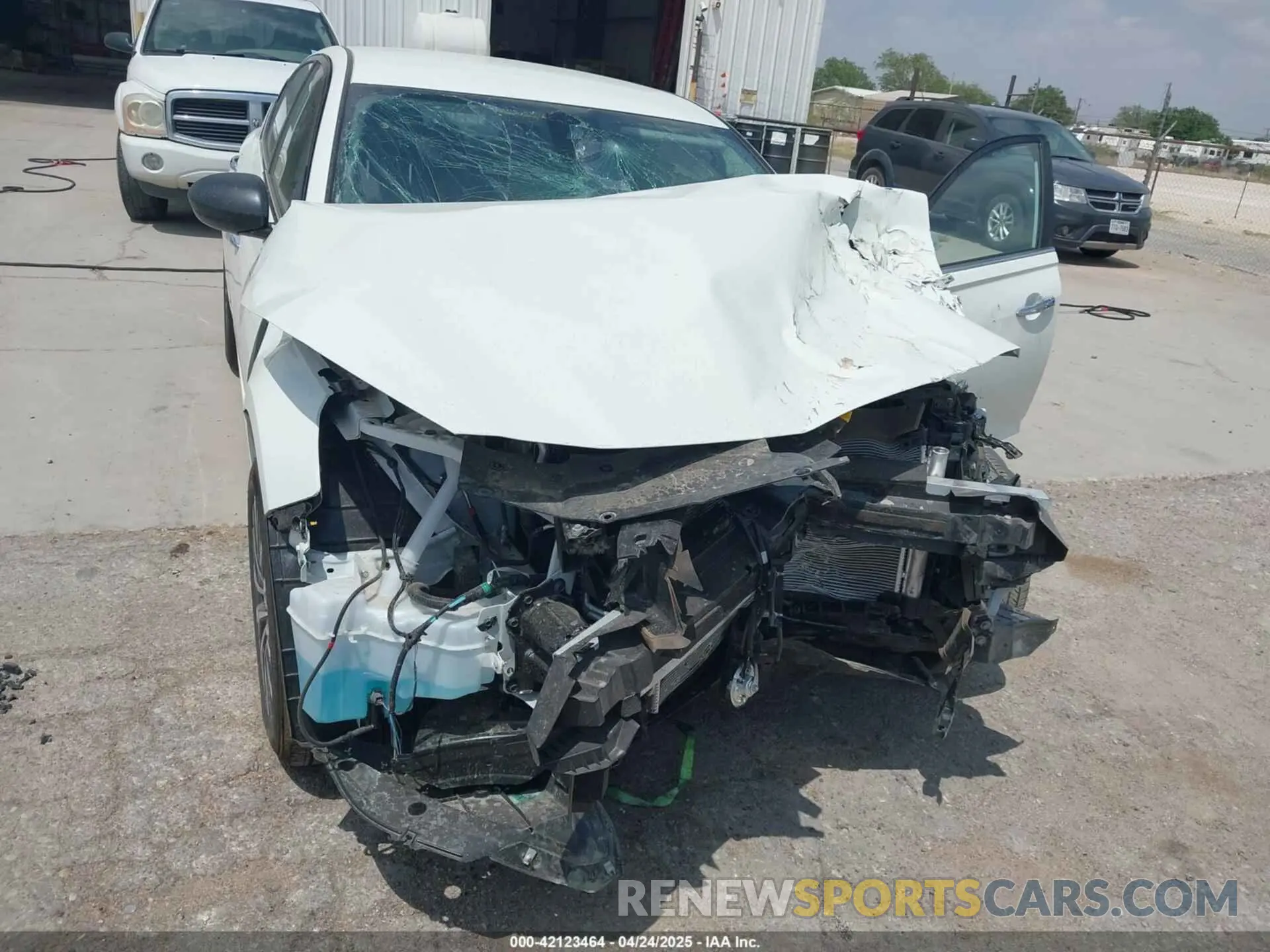 6 Photograph of a damaged car 1N4BL4DV3SN373851 NISSAN ALTIMA 2025