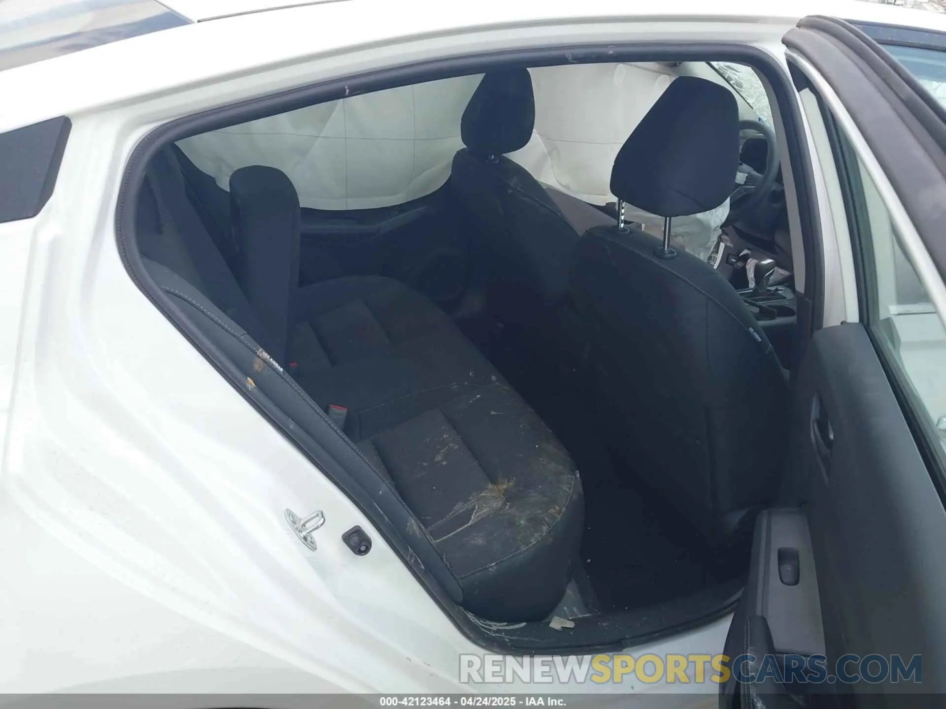 8 Photograph of a damaged car 1N4BL4DV3SN373851 NISSAN ALTIMA 2025