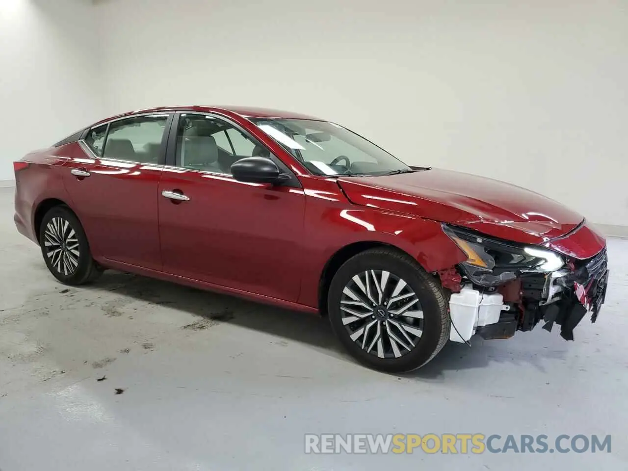 4 Photograph of a damaged car 1N4BL4DV4SN301735 NISSAN ALTIMA 2025
