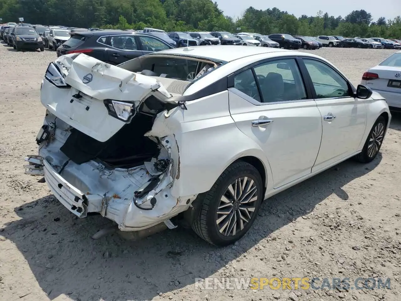 3 Photograph of a damaged car 1N4BL4DV4SN307048 NISSAN ALTIMA 2025